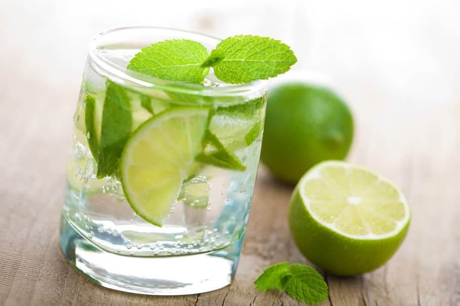 20150706--glass-water-lime-mint-fresh-1